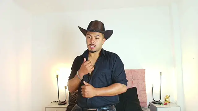 Snapshot of BrunoSilva_ chatting on June 26, 12:22 pm BrunoSilva online show from June 26, 12:22 pm