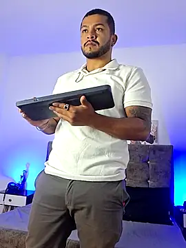 Snapshot of BrunoSilva_ chatting on July 25, 12:00 pm BrunoSilva online show from July 25, 12:00 pm