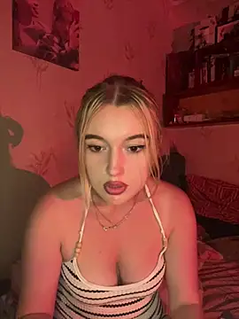lyalyalii online show from July 15, 6:26 pm