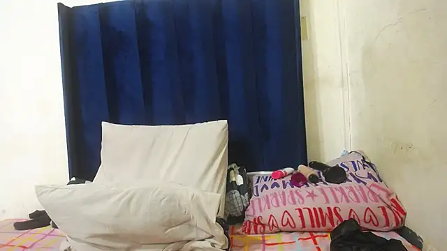Snapshot of candyass3 chatting on July 22, 6:15 am candyass3 online show from July 22, 6:15 am