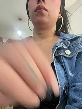 LilacNoir online show from August 3, 4:02 pm