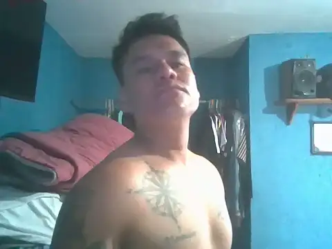 LatinoLeones online show from July 5, 7:43 pm