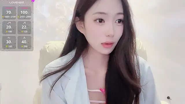 Snapshot of Youyou-000 chatting on July 19, 2:03 pm Youyou-000 online show from July 19, 2:03 pm