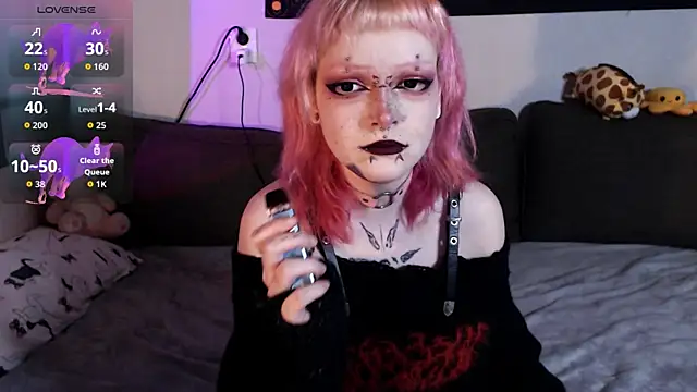 meow nicole online show from July 8, 9:15 pm