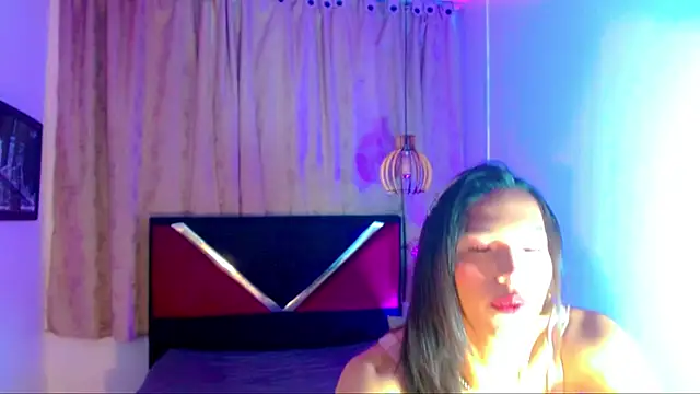 Maelys and ahlaiya online show from July 1, 7:25 pm