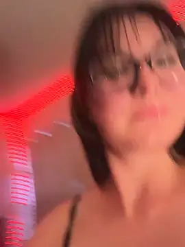 LaceyEllison online show from June 26, 10:15 pm