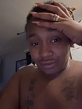 Snapshot of Ebonnyxx chatting on June 22, 9:34 pm Ebonnyxx online show from June 22, 9:34 pm