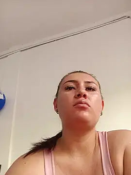Snapshot of Emily_RoseM chatting on July 6, 10:12 pm Emily RoseM online show from July 6, 10:12 pm