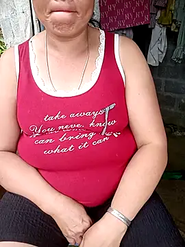 Snapshot of NyloveSquirt chatting on June 26, 6:52 am NyloveSquirt online show from June 26, 6:52 am