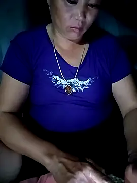 Snapshot of NyloveSquirt chatting on June 24, 8:39 pm NyloveSquirt online show from June 24, 8:39 pm