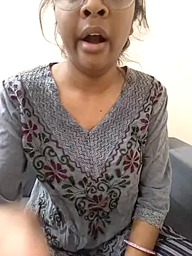 Snapshot of nikku_rao chatting on July 2, 12:55 am nikku rao online show from July 2, 12:55 am