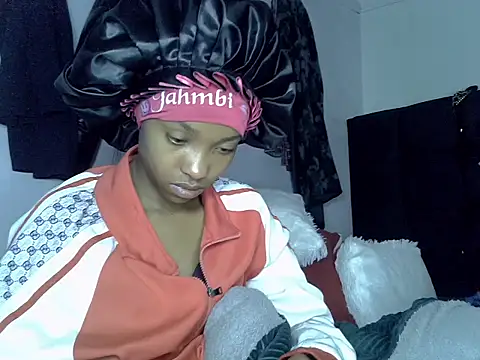pretty jaz online show from August 6, 12:38 am