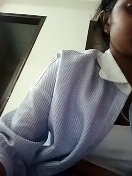 avii5 online show from July 15, 2:13 pm