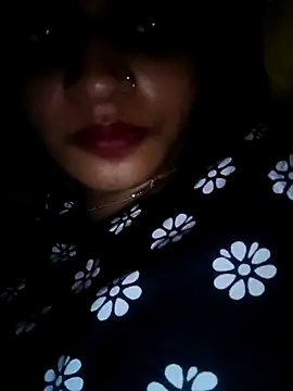 avii5 online show from August 4, 11:20 pm