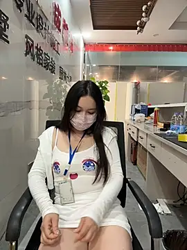 yybbmissy520 online show from June 25, 2:44 pm