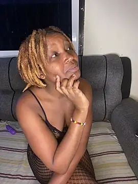Snapshot of SexyArya_ chatting on June 25, 6:46 pm SexyArya online show from June 25, 6:46 pm