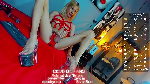 Snapshot of love_amor_ chatting on January 26, 5:34 am love amor online show from January 26, 5:34 am