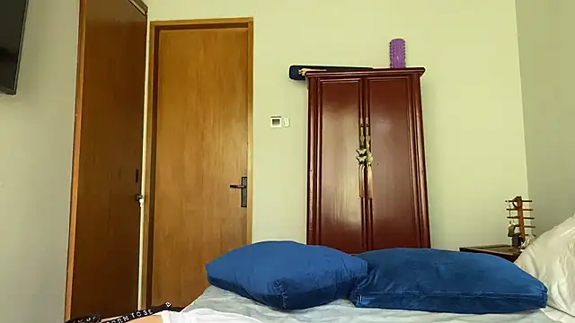 kittycat4you online show from January 14, 5:11 am