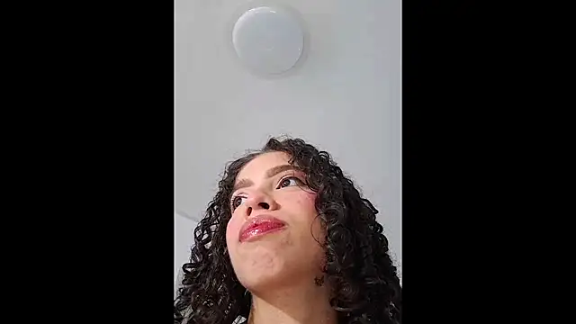 Pineappleflipped online show from August 2, 2:32 am