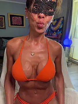 SuuWhite online show from August 5, 9:58 am