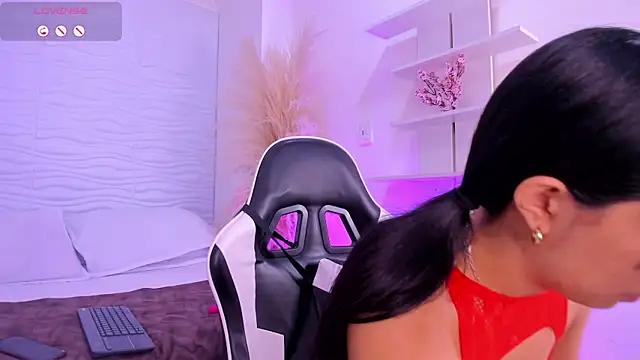 AylinLove  online show from August 6, 11:49 am