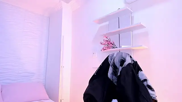 AylinLove  online show from August 1, 11:30 am