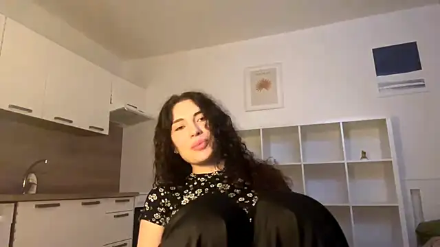runawyin online show from July 14, 6:25 pm