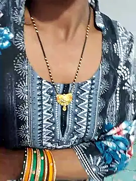 Queen nishu03 online show from June 29, 4:17 pm
