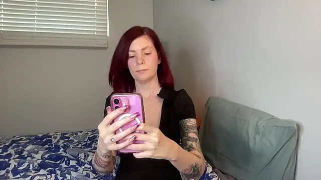 LylaFrost online show from July 24, 1:01 am