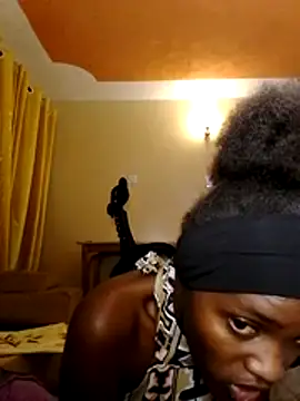 Snapshot of Lovey_nyams chatting on July 1, 4:46 am Lovey nyams online show from July 1, 4:46 am