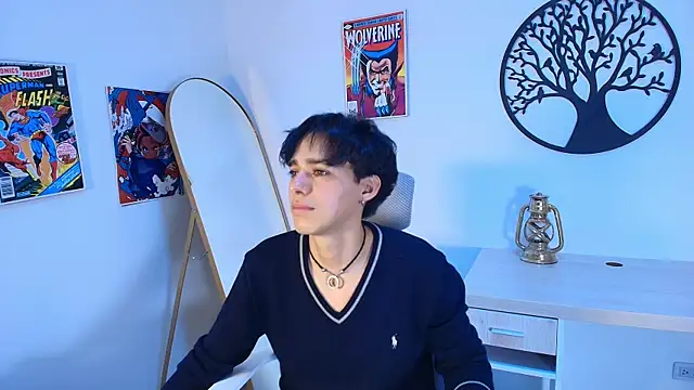 Snapshot of fox_white_ chatting on June 23, 7:12 pm fox white online show from June 23, 7:12 pm