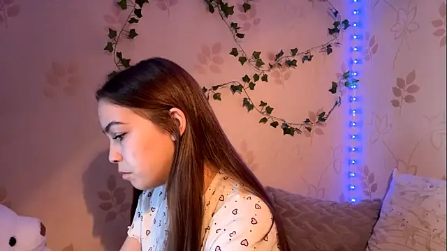 Luna Tendresse online show from June 28, 9:26 am