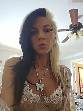 lil jiggly online show from July 18, 6:27 pm