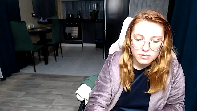 Reginasmilee online show from November 3, 2:39 am