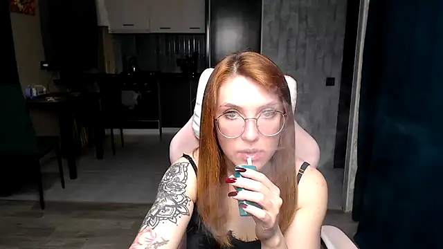 Reginasmilee online show from November 19, 1:55 pm