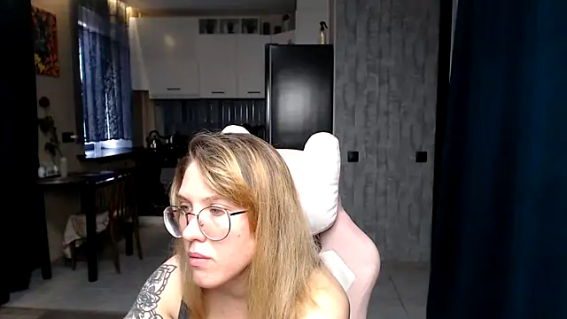 Reginasmilee online show from September 26, 5:47 am
