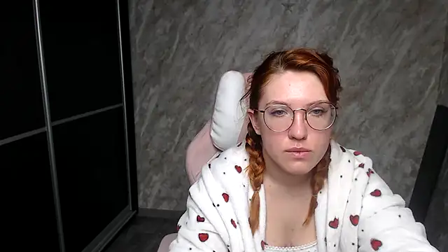 Reginasmilee online show from February 21, 1:40 am