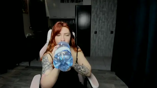 Reginasmilee online show from December 1, 1:39 am