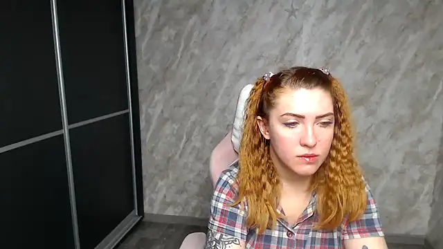 Reginasmilee online show from January 12, 2:18 am