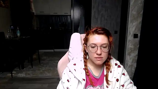 Reginasmilee online show from March 28, 1:50 am