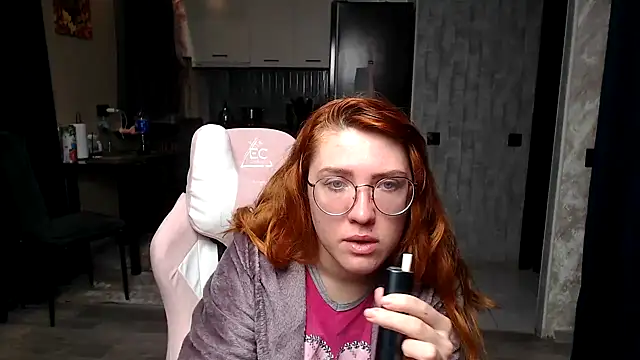 Reginasmilee online show from April 13, 4:16 am