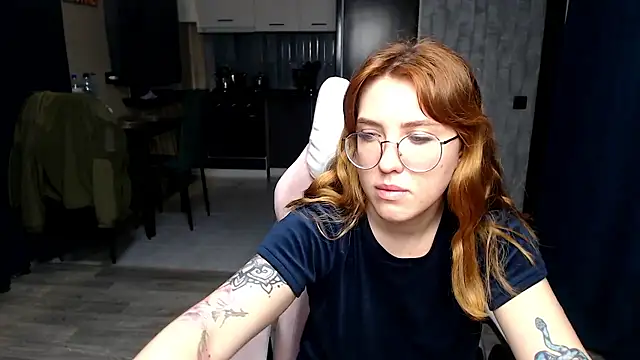 Reginasmilee online show from November 5, 1:20 am