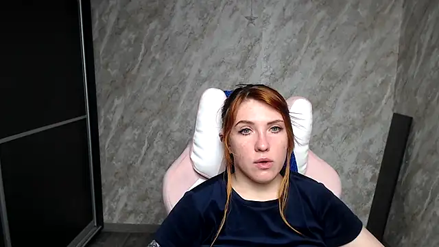 Reginasmilee online show from March 7, 5:40 pm