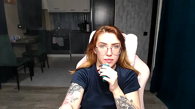 Reginasmilee online show from November 17, 12:47 am