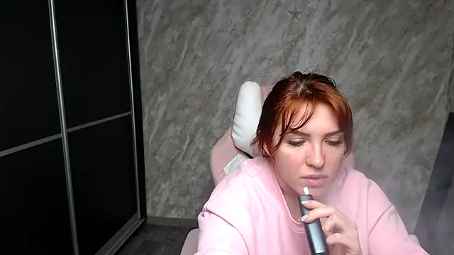 Reginasmilee online show from February 5, 2:13 pm