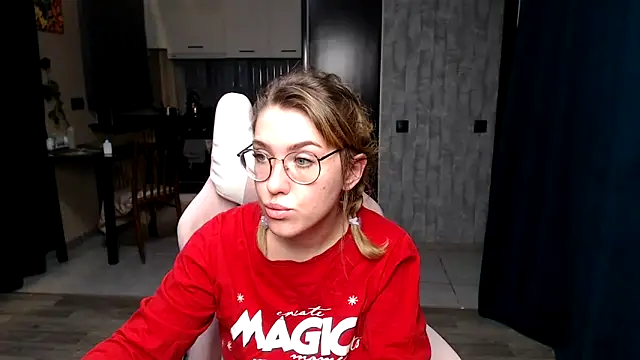 Reginasmilee online show from September 27, 12:28 am