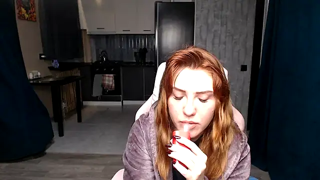 Reginasmilee online show from October 19, 11:29 pm