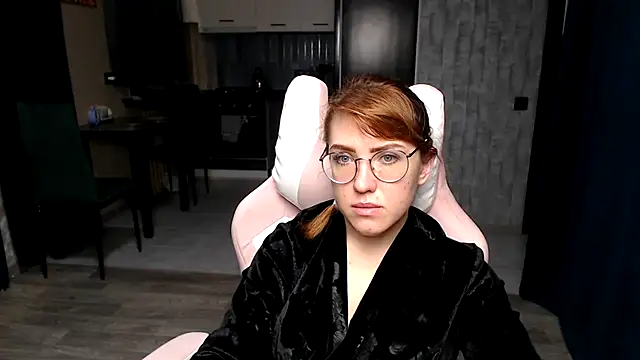 Reginasmilee online show from November 13, 1:31 am