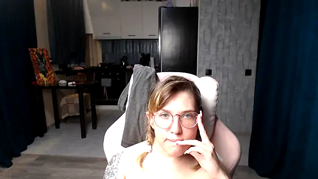 Reginasmilee online show from September 10, 12:20 am