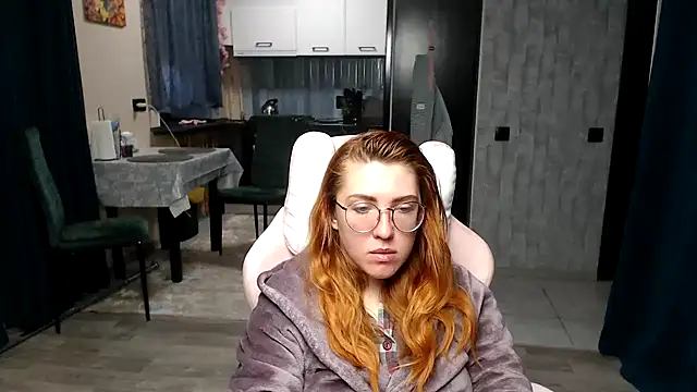 Reginasmilee online show from April 21, 2:47 am